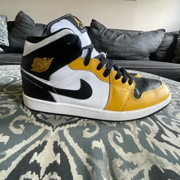 Air Jordan 1 Mid - Yellow Ochre - Picture 2 of 5